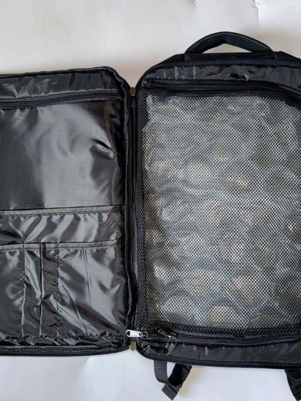 True Religion Will travel backpack in black with a volume of 23 l - Picture 5 of 13